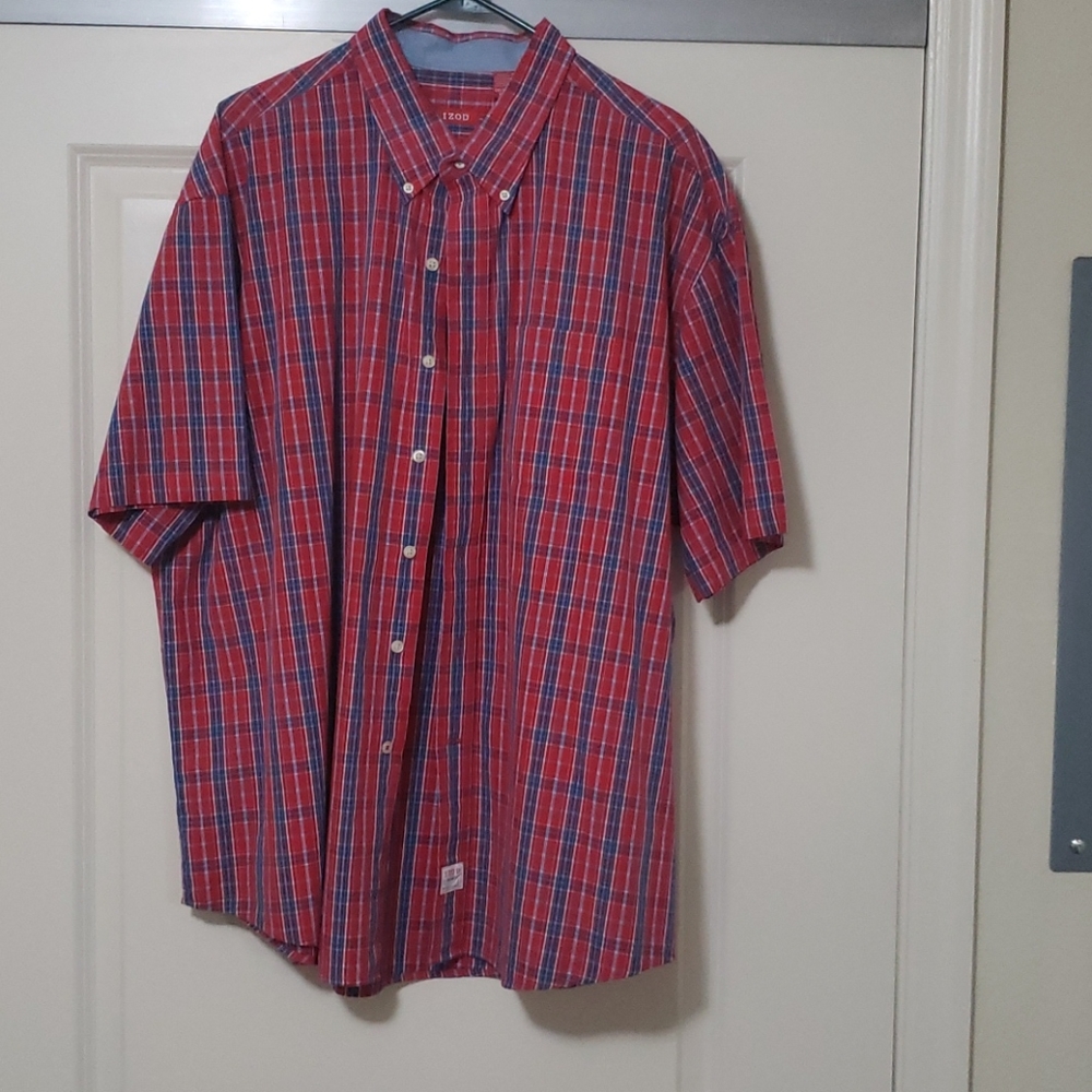Short sleeve button-up